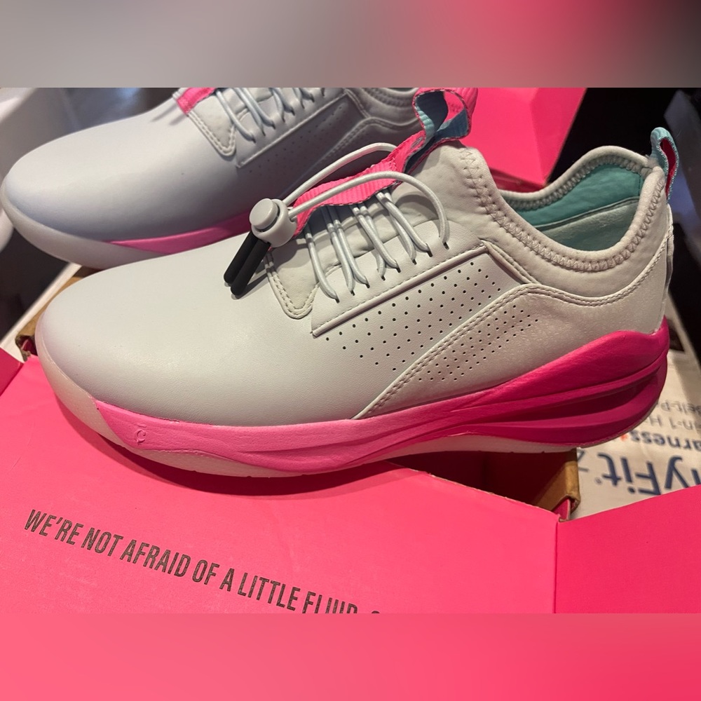 Women’s clove shoes